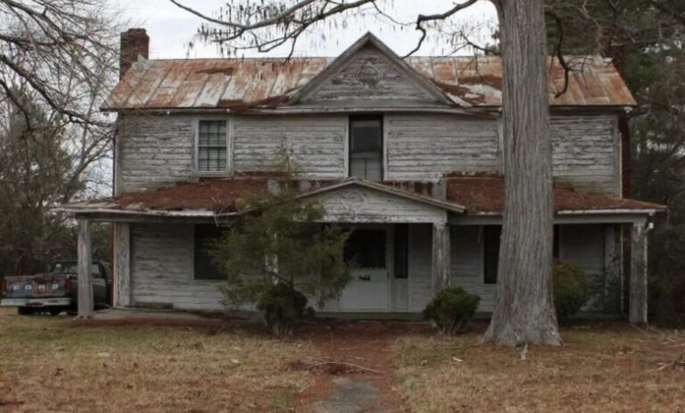 Old house from 1887 was about to collapse – but check it out now