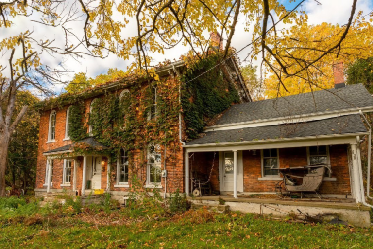 Inside a 156-Year-Old Abandoned House Frozen in Time