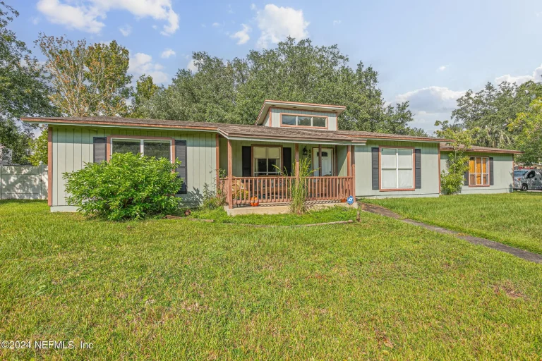 Spacious Ranch-Style Retreat: 3 Bed, 2 Bath Home on a Large Corner Lot!