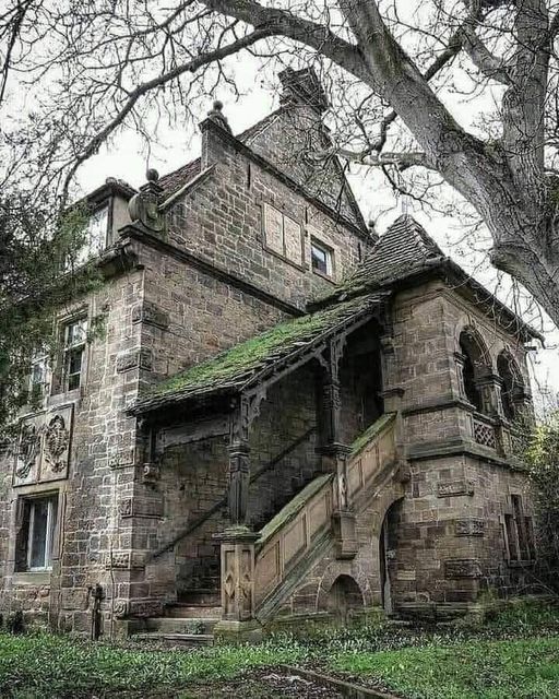 Lost in time, this hauntingly beautiful stone mansion in Berlin stands as a silent witness to forgotten tales.