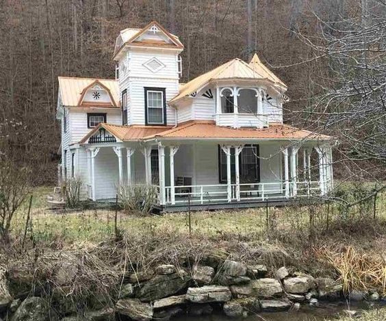 Historical Victorian home in East Tennessee