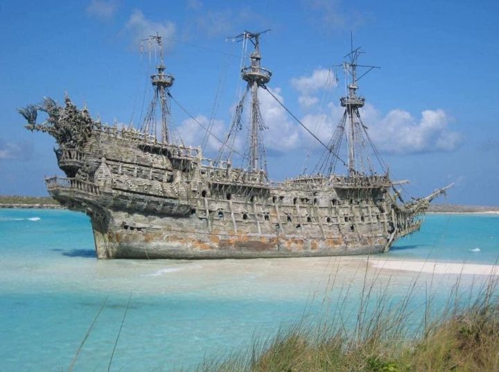 The flying dutchman, Abandoned in Caribbean Islands