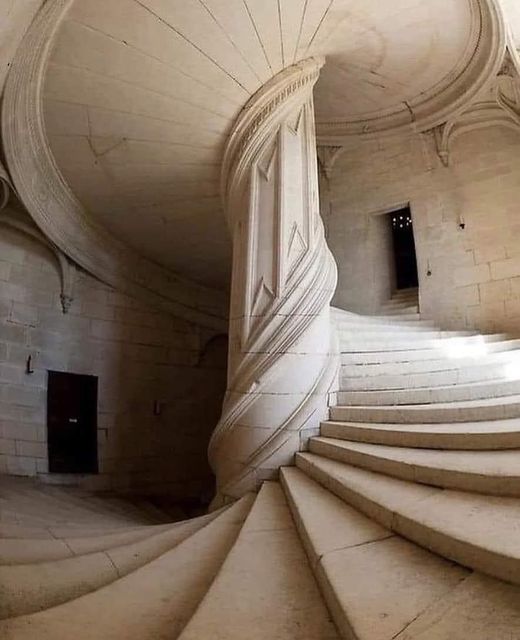 Staircase designed by Leonardo da Vinci, 1516.