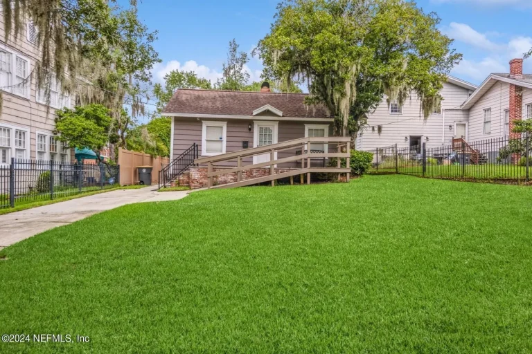 Beautiful 2-bed, 1-bath single-family home near the beach in Jacksonville, FL! This 801 sq.