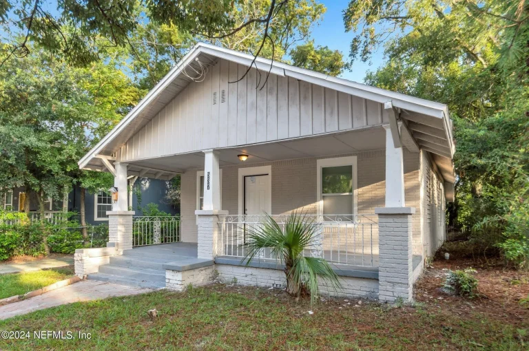 Move-In-Ready Gem in Jacksonville: 3 Bed, 2 Bath Home for Just $145K!