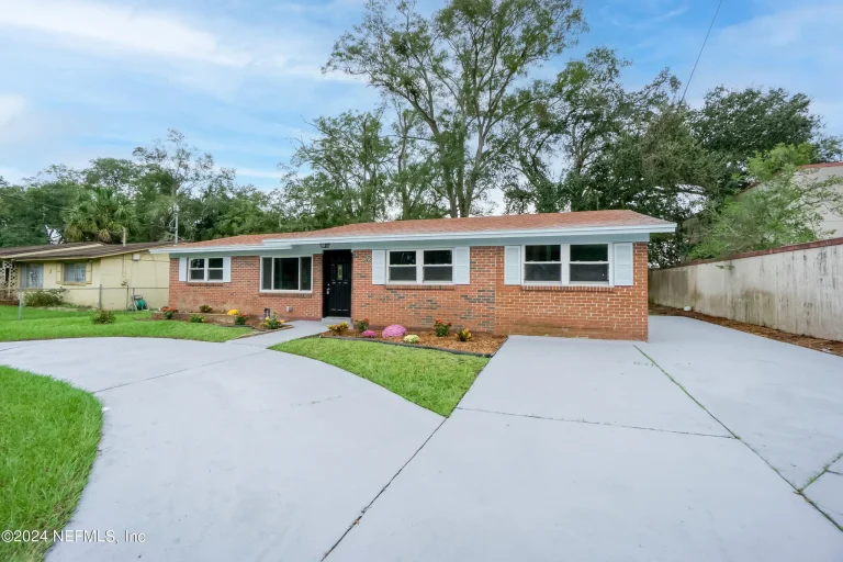 Charming 3-Bedroom Brick Home with Modern Upgrades – A Must-See!